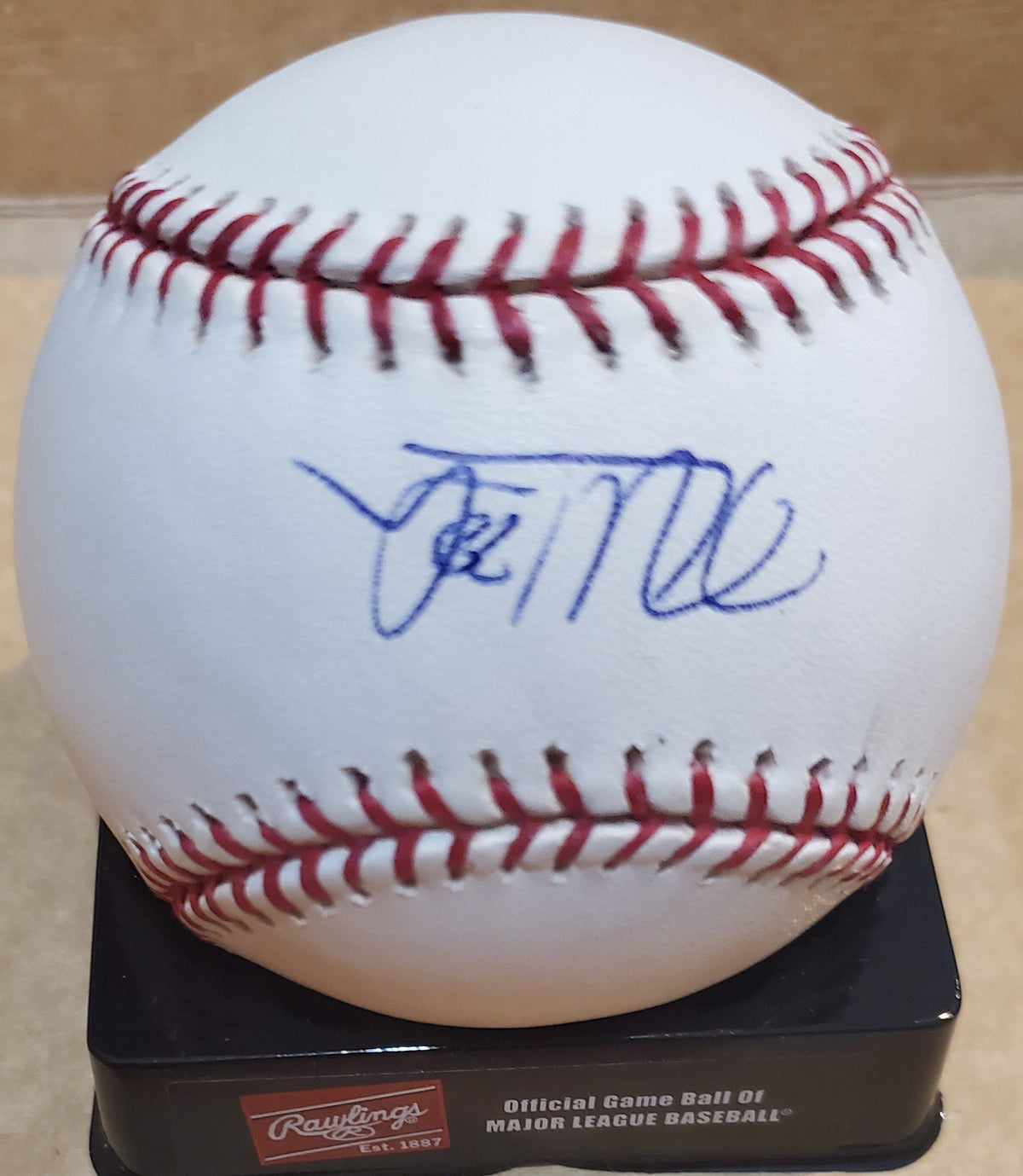 Autographed KEVIN MENCH Official Major League Baseball
