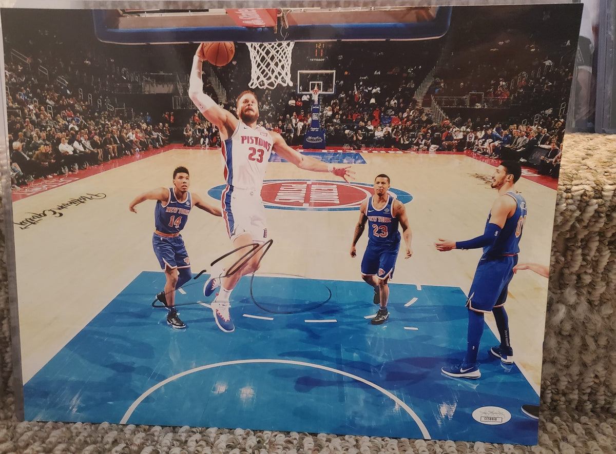 Autographed Blake Griffin 11x14 Detroit Pistons Photo JSA