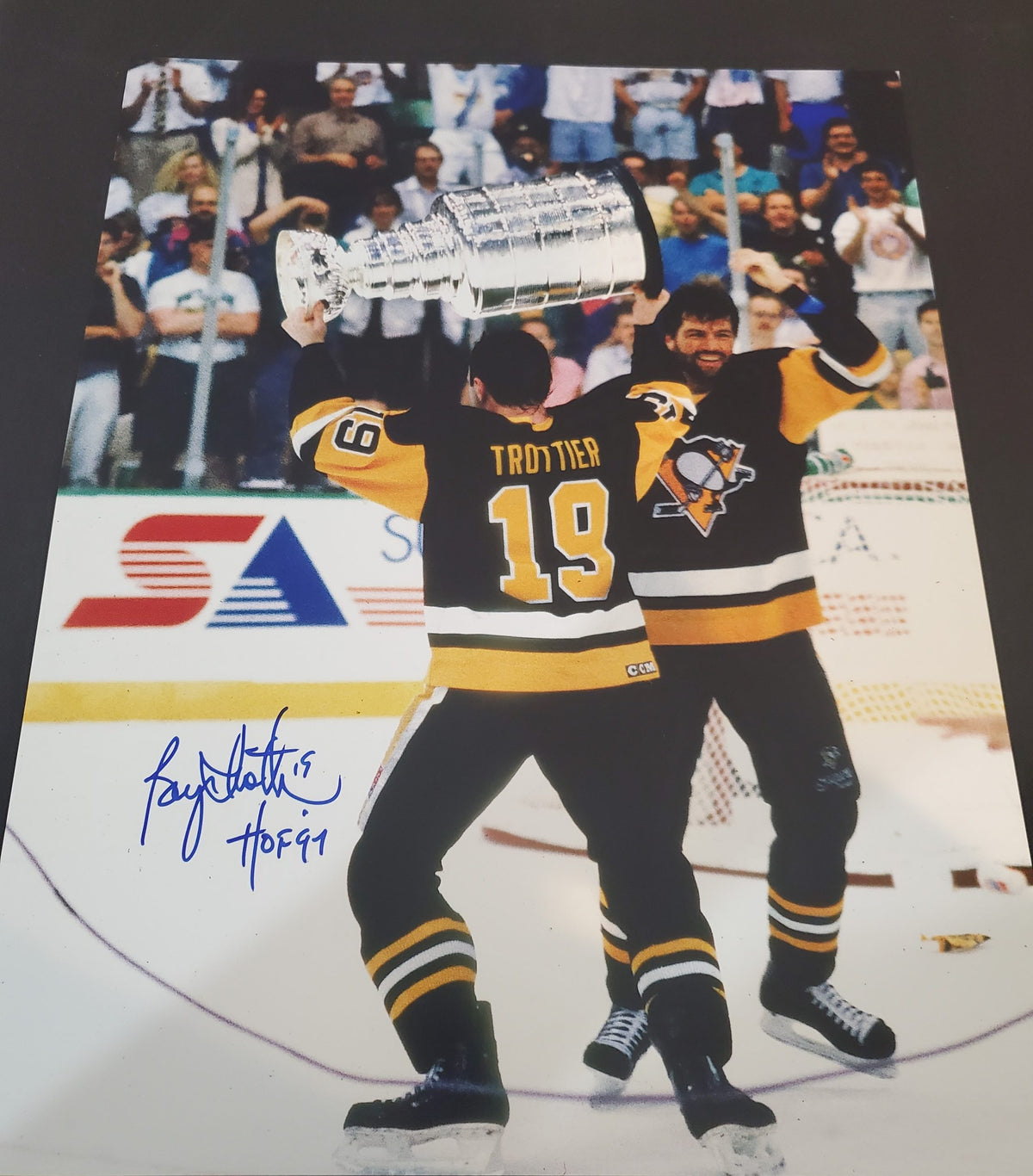 Autographed BRYAN TROTTIER 11X14 Pittsburgh Penguins Photo
