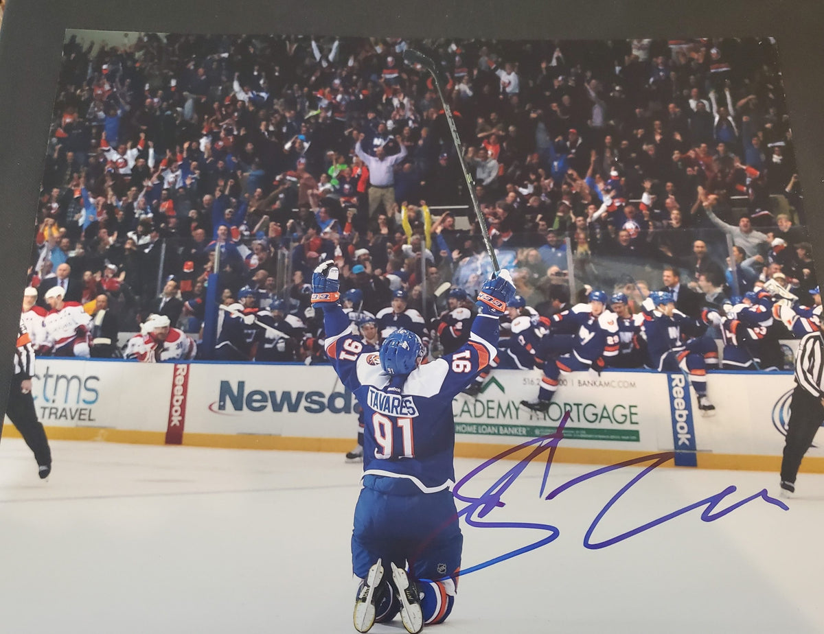Autographed JOHN TAVARES 11X14 New York Islanders Photo