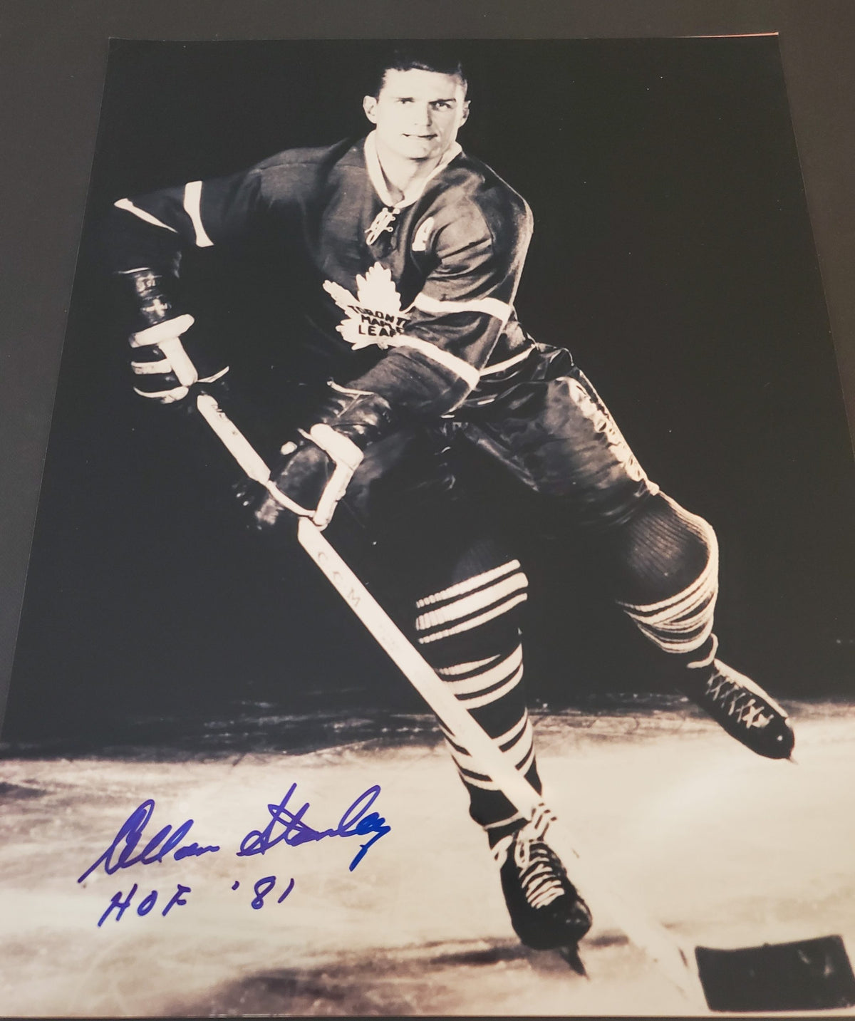Autographed ALLAN STANLEY Maple Leafs 11X14 photo