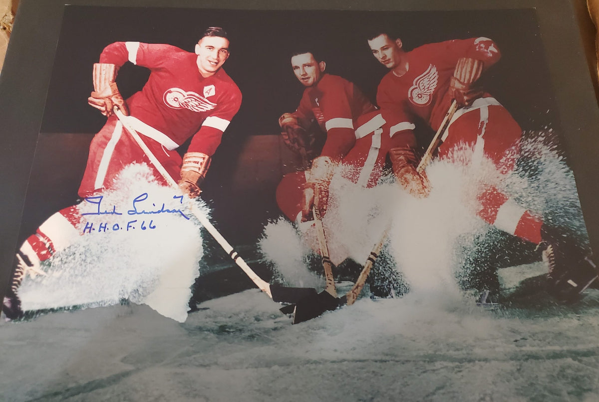 Autographed TED LINDSAY 11X14 Detroit Red Wings Photo