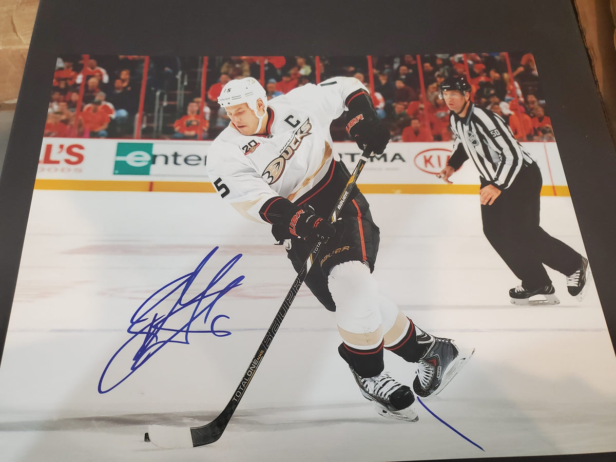 Autographed RYAN GETZLAF 11X14 Anaheim Ducks Photo