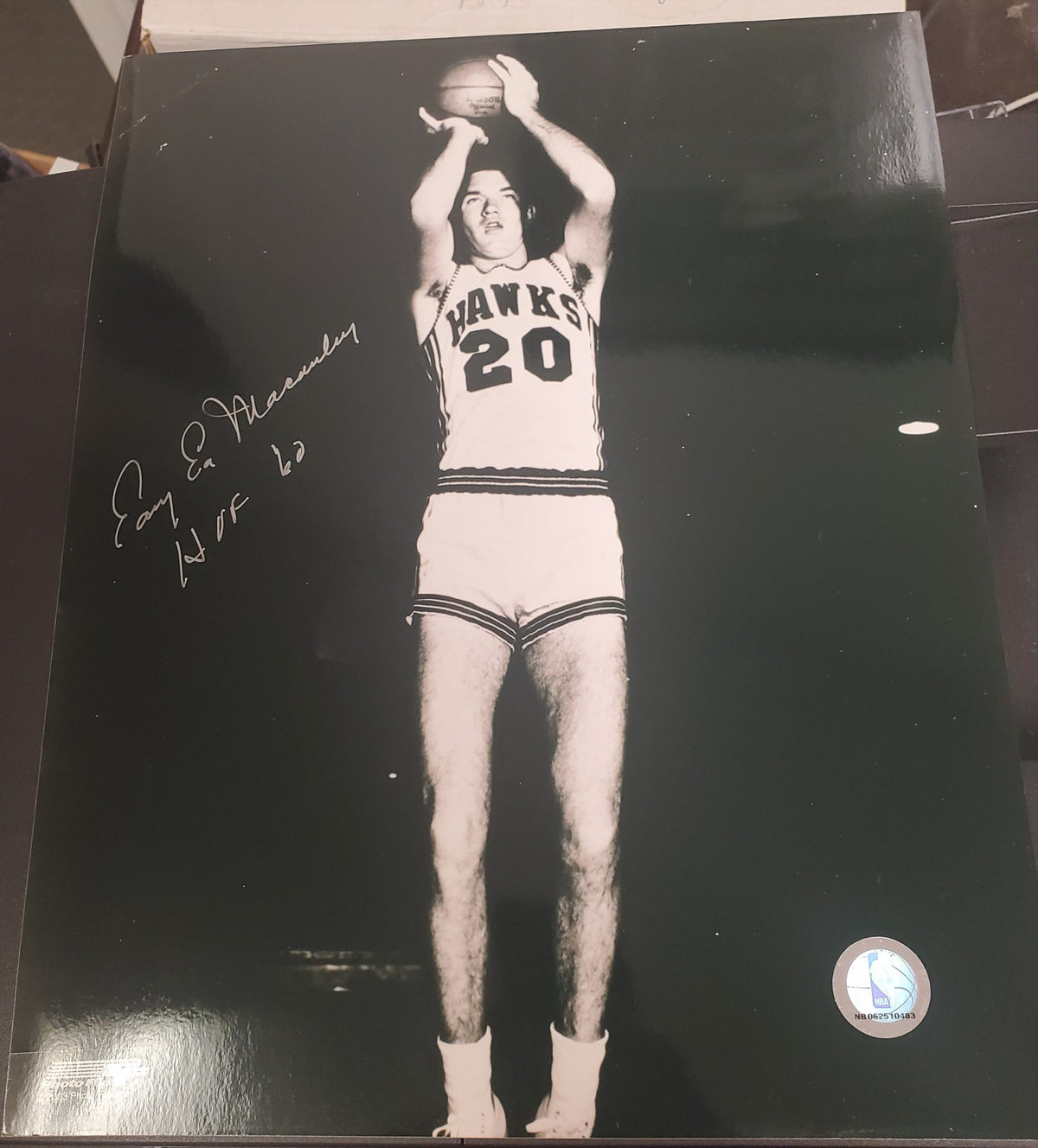 Autographed ED MACAULEY  ST LOUIS HAWKS 11x14 Photo