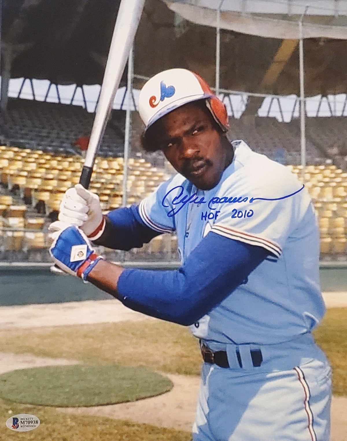 Autographed Andre Dawson "HoF 2010" Montreal Expos 11X14 Photo with Beckett COA