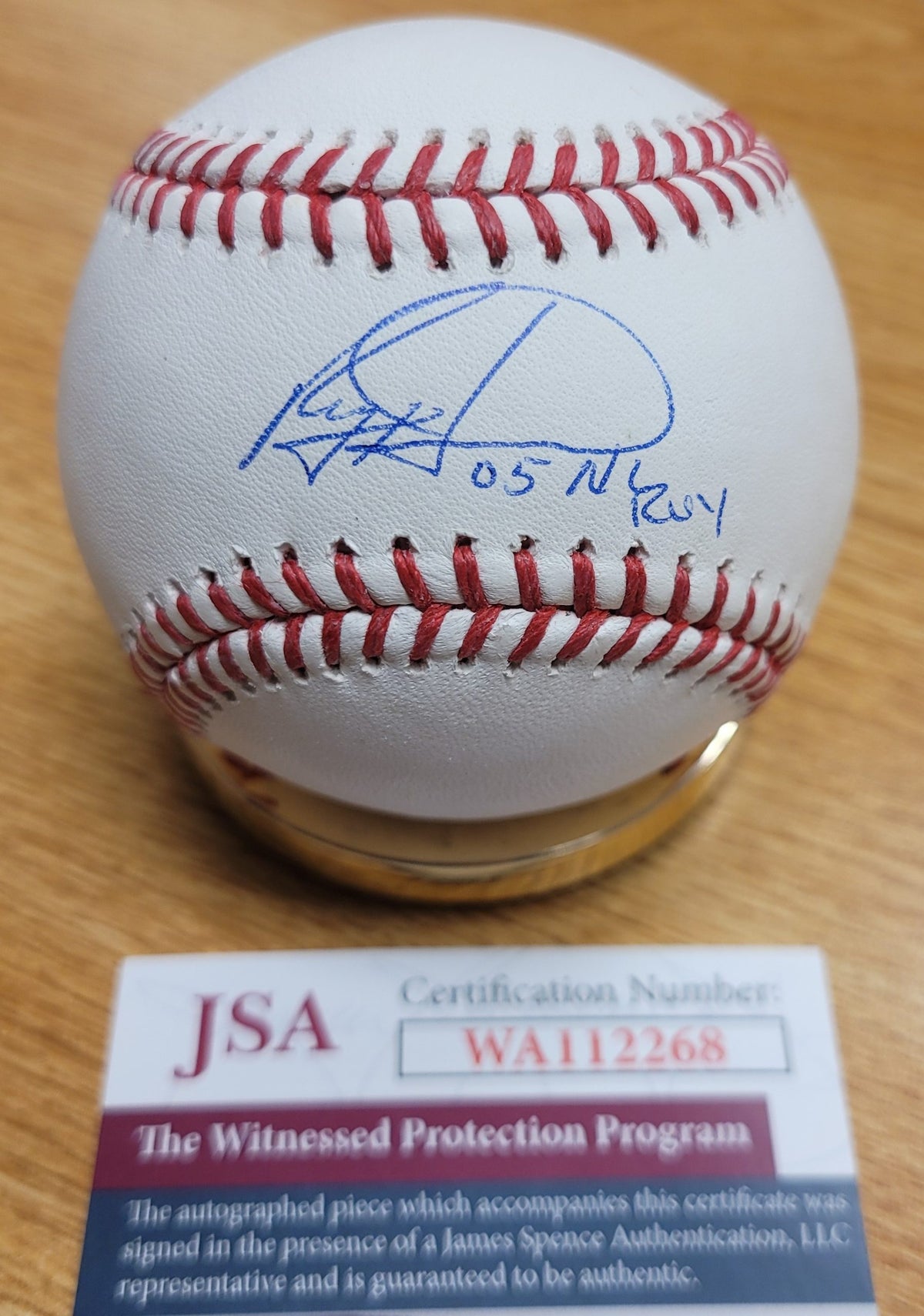 RYAN HOWARD "05 NL ROY" Autographed Official Major League Baseball JSA
