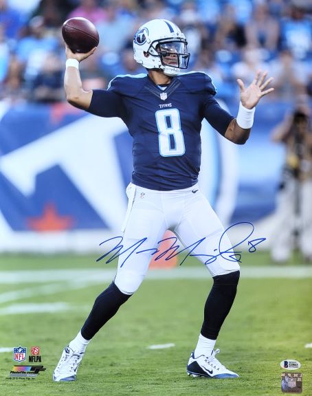 Autographed MARCUS MARIOTA Tennessee Titans 16x20 Photo Beckett