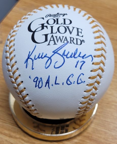 Autographed KELLY GRUBER Official Gold Glove Major League Baseball