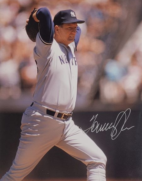 Autographed TOMMY JOHN 11X14 New York Yankees photo
