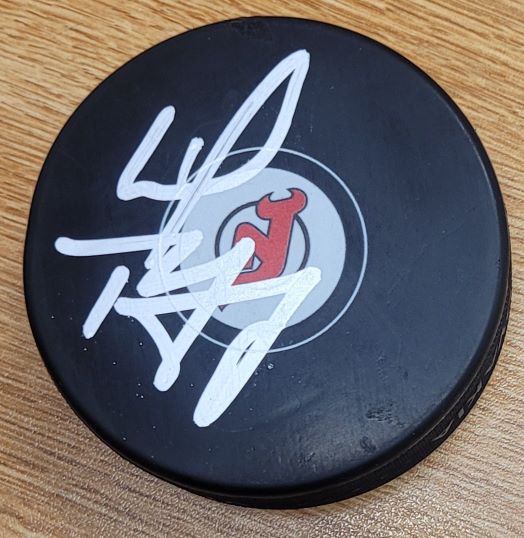 Autographed LINDY RUFF New Jersey Devils Hockey Puck