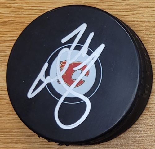 Autographed MICHAEL STONE Calgary Flames Hockey Puck
