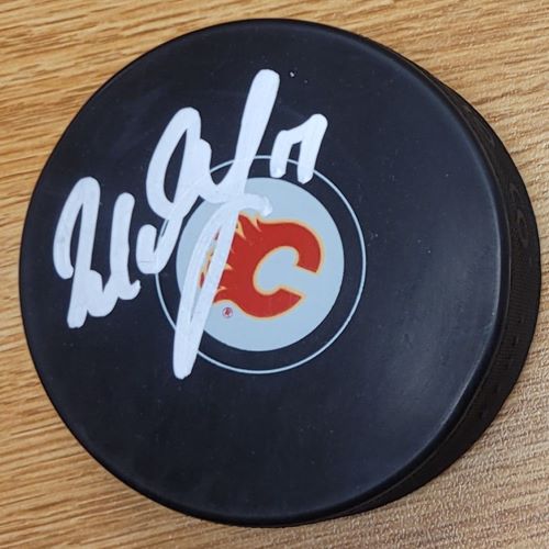Autographed MILAN LUCIC Calgary Flames Hockey Puck