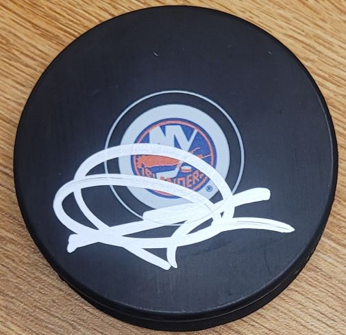 Autographed MICHAEL DAL COLLE  New York Islanders Hockey Puck