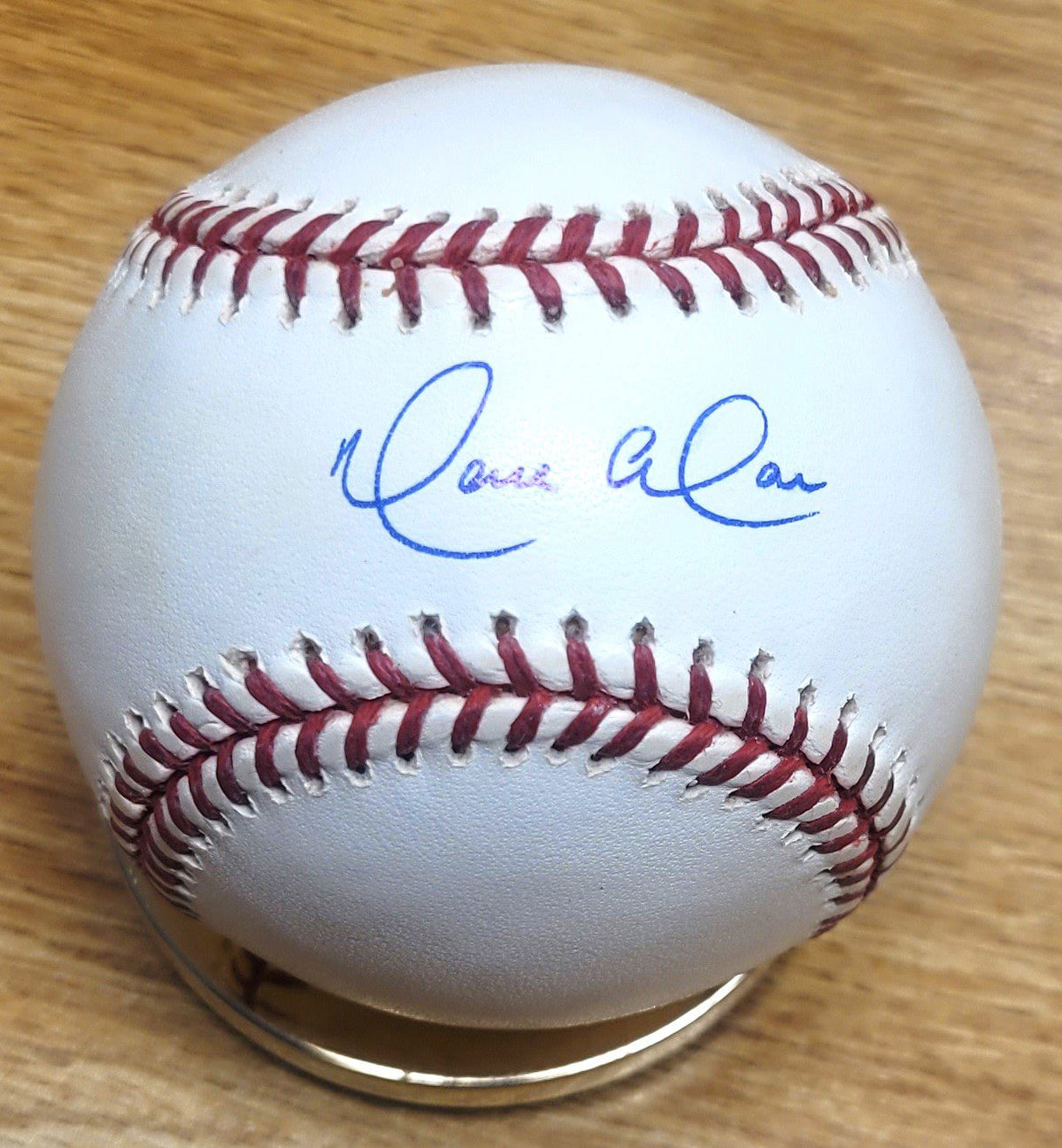 Autographed MOISES ALOU Official Rawlings  Major League Baseball