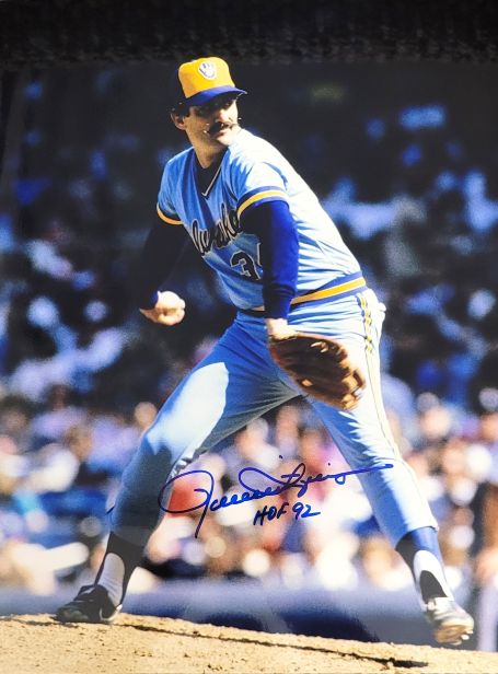 Autographed ROLLIE FINGERS 11x14 Milwaukee Brewers photo