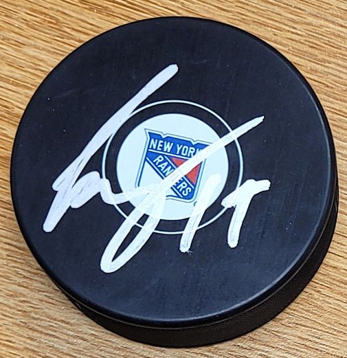 Autographed SCOTT GOMEZ New York Rangers Hockey Puck