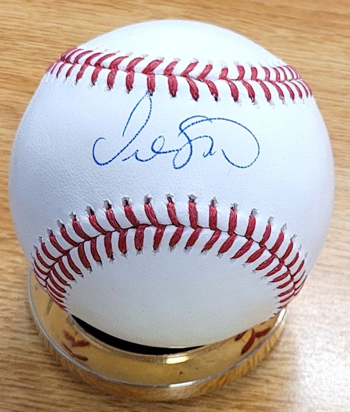 Autographed DEREK SHELTON Official Major League Baseball