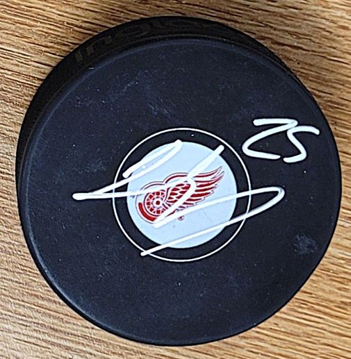 AUTOGRAPHED JACOB BERNARD-DOCKER Detroit Red Wings Hockey Puck