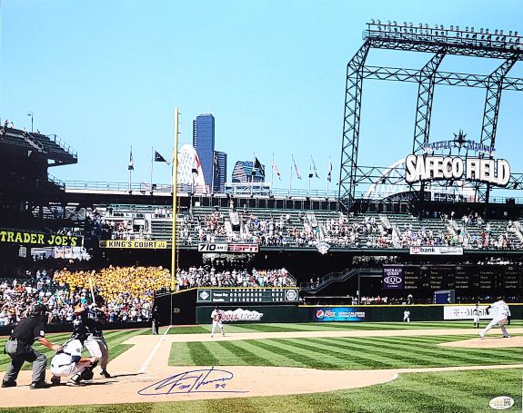 AUTOGRAPHED FELIX HERNANDEZ 16X20 Seattle Mariners Photo JSA