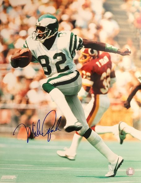 Autographed  MIKE QUICK 16x20 Philadelphia Eagles Photo