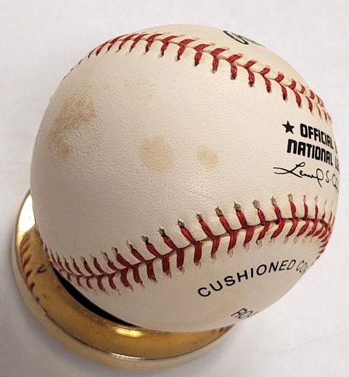 Autographed KEN DAYLEY Official National League Baseball