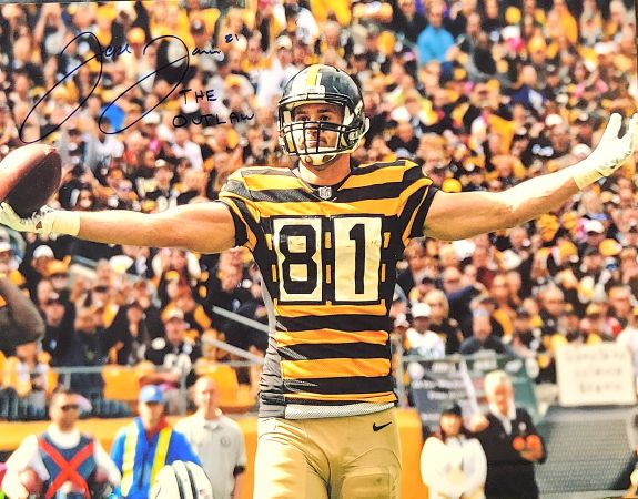 Autographed JESSE JAMES 11x14 Pittsburgh Steelers Photo