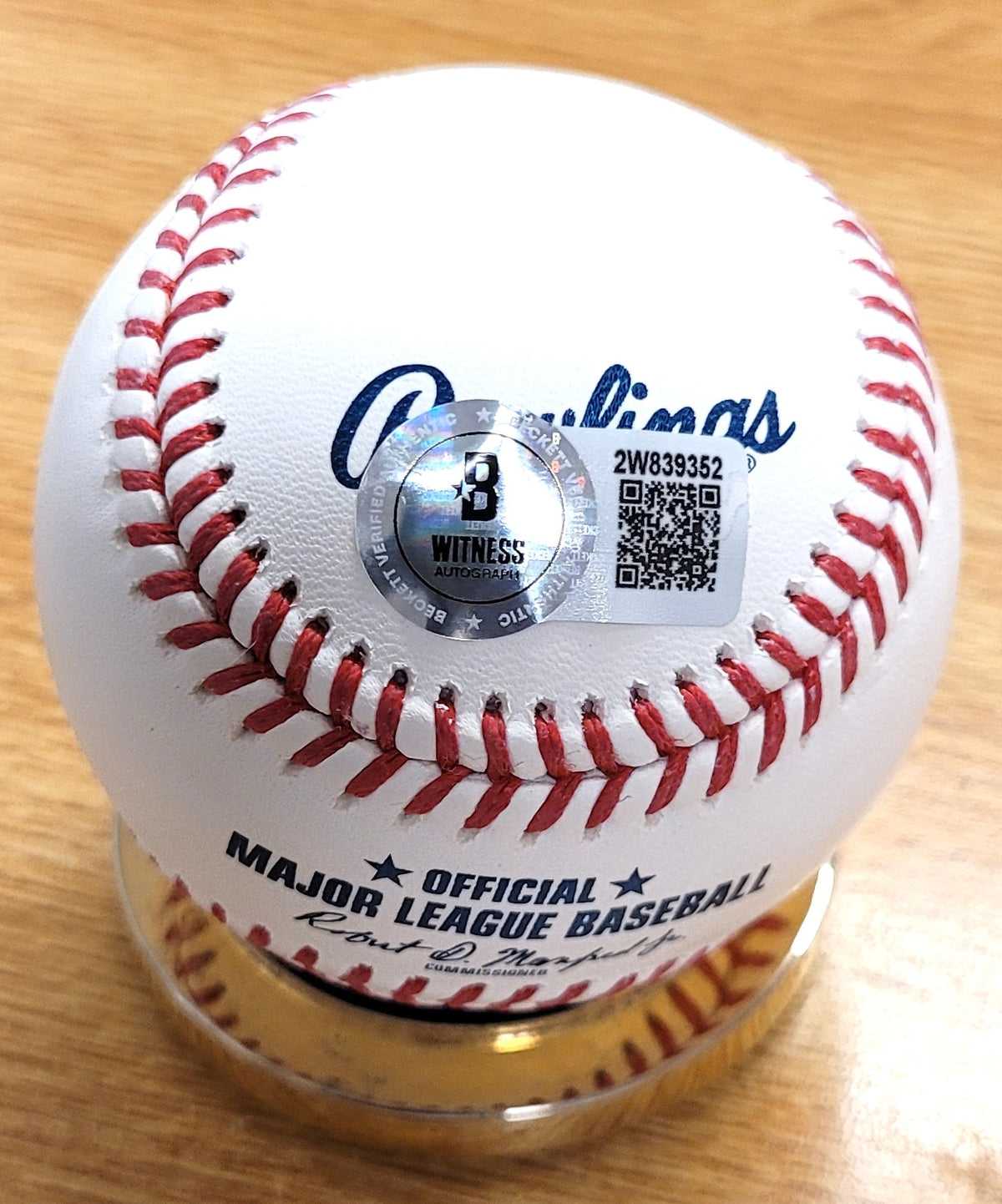 Autographed LAWRENCE BUTLER Official Major League Baseball Beckett