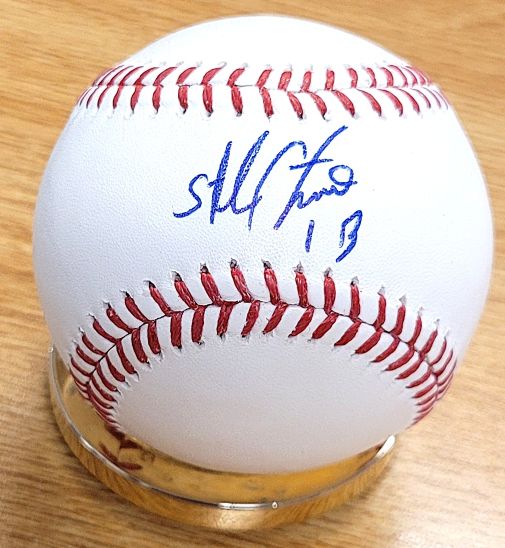 Autographed STARLIN CASTRO Official Major League Baseball