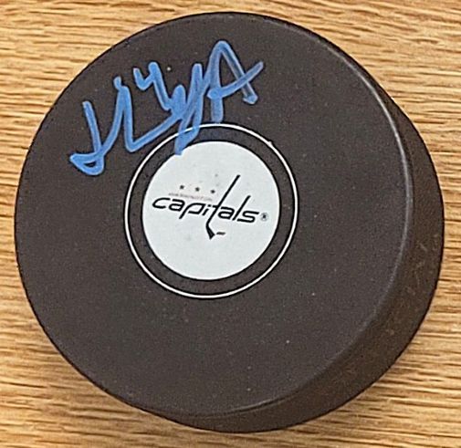 Autographed HARDY HAMAN AKTELL Washington Capitals Hockey Puck