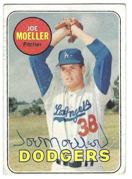 Autographed JOE MOELLER Los Angeles Dodgers 1969 Topps card