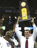 Autographed  GENO AURIEMMA 8X10 University of Connecticut photo
