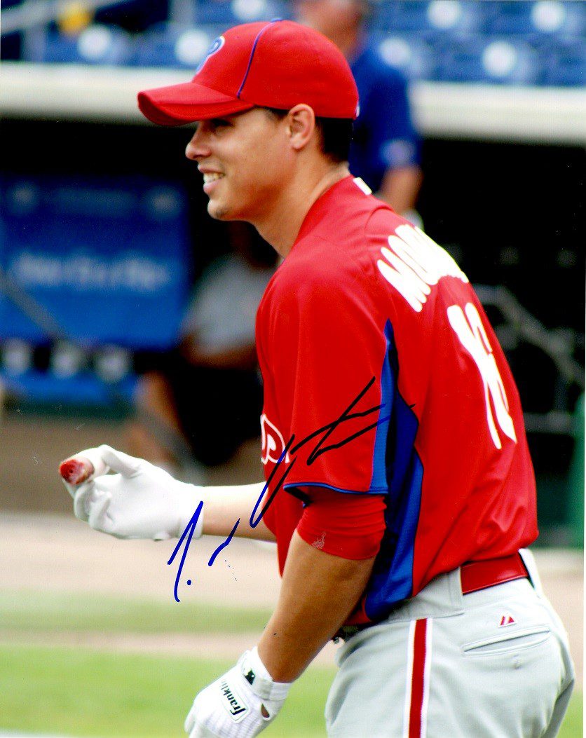 AUTOGRAPHED LUIS MONTANEZ 8X10 Philadelphia Phillies Photo