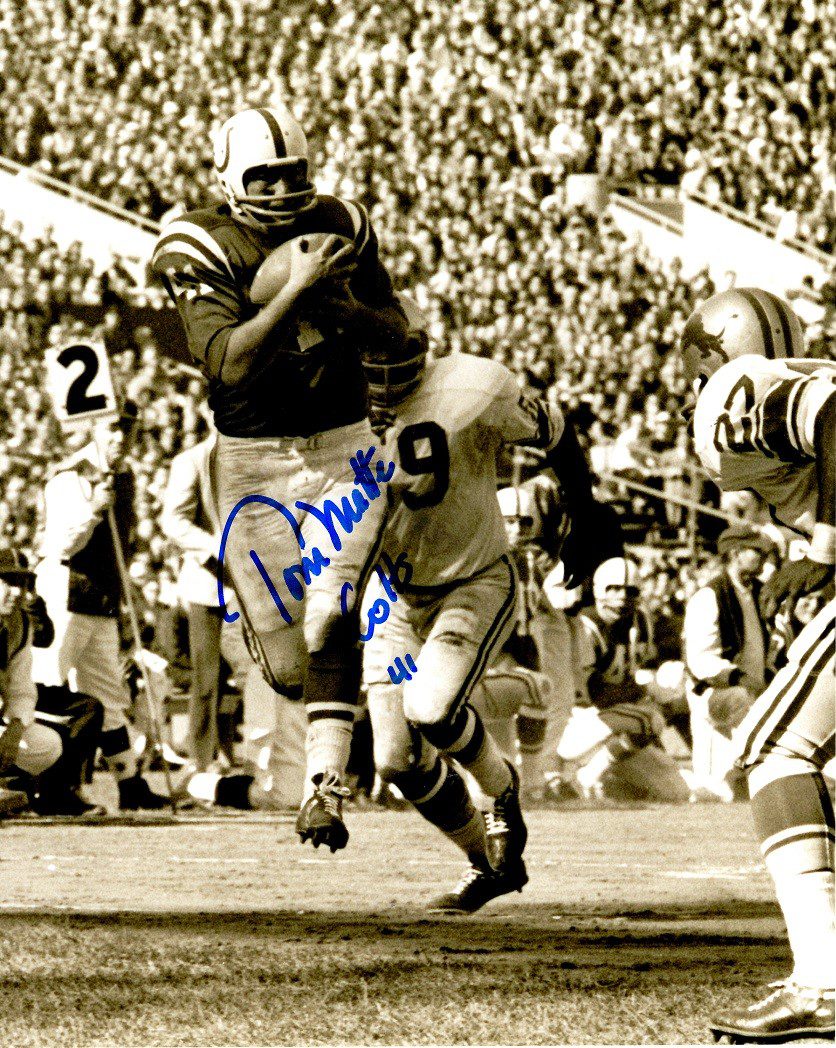 Autographed TOM MATTE 8X10 Baltimore Colts photo