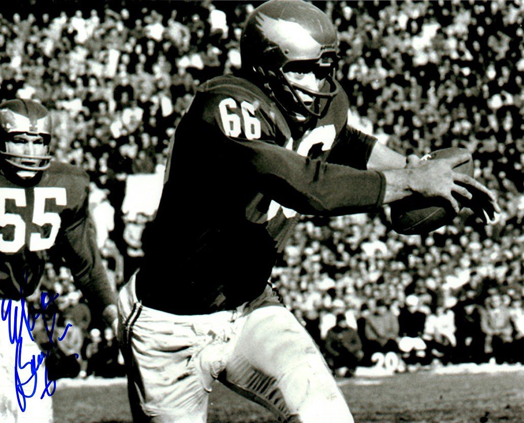 Autographed MAXIE BAUGHAN 8X10  Photo - Philadelphia Eagles