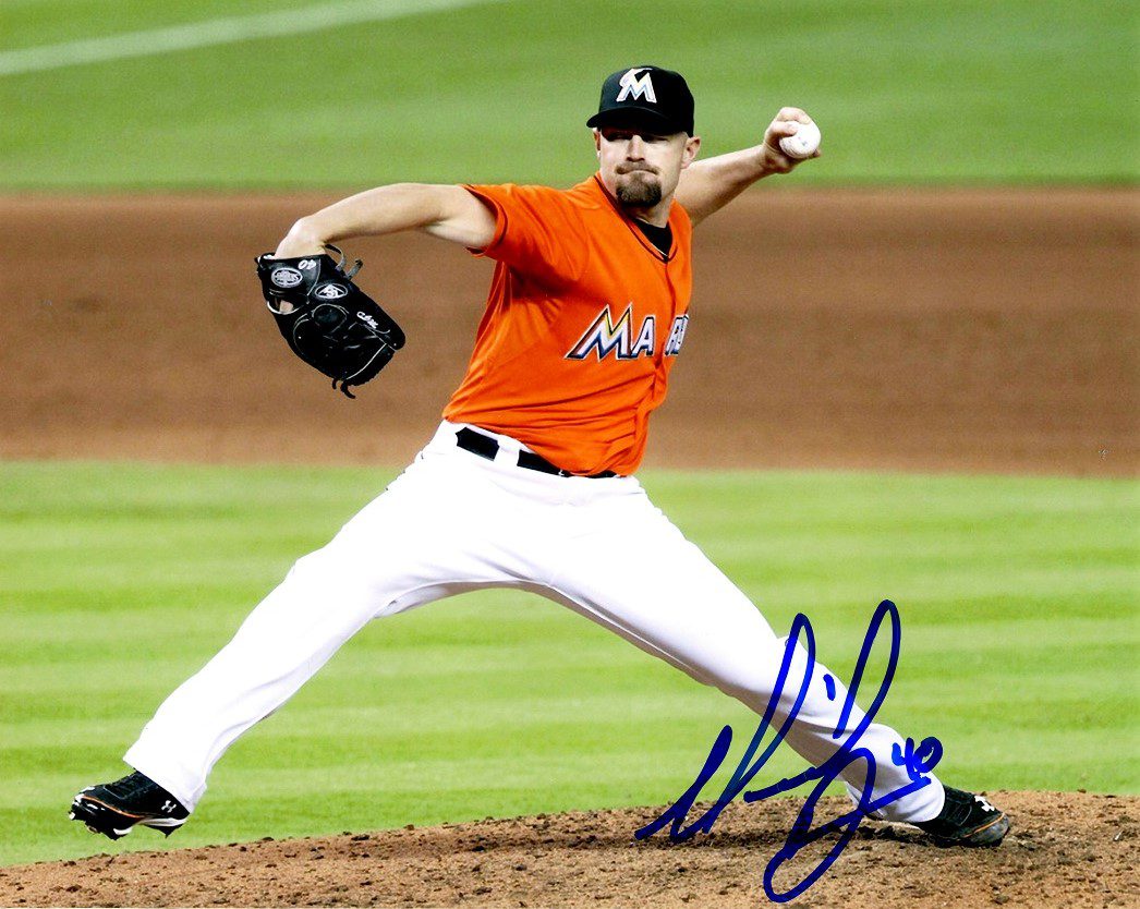 AUTOGRAPHED MIKE DUNN 8X10 Miami Marlins Photo