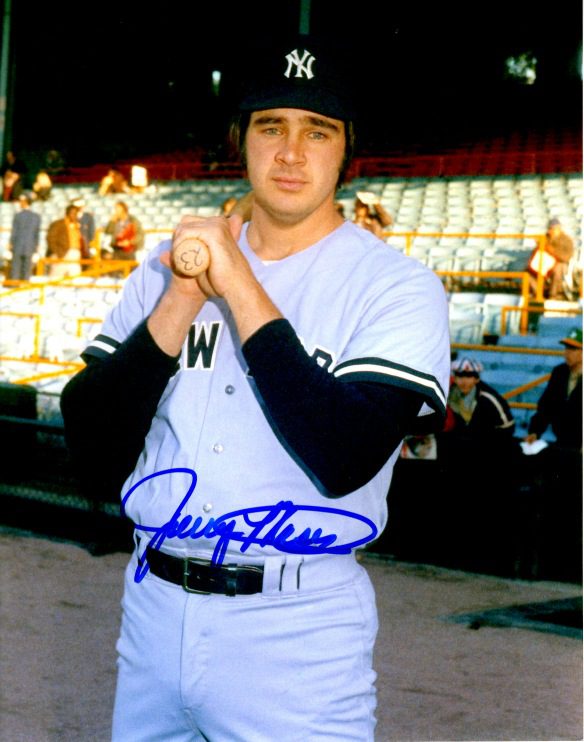 AUTOGRAPHED JERRY MOSES 8X10 photo  New York Yankees