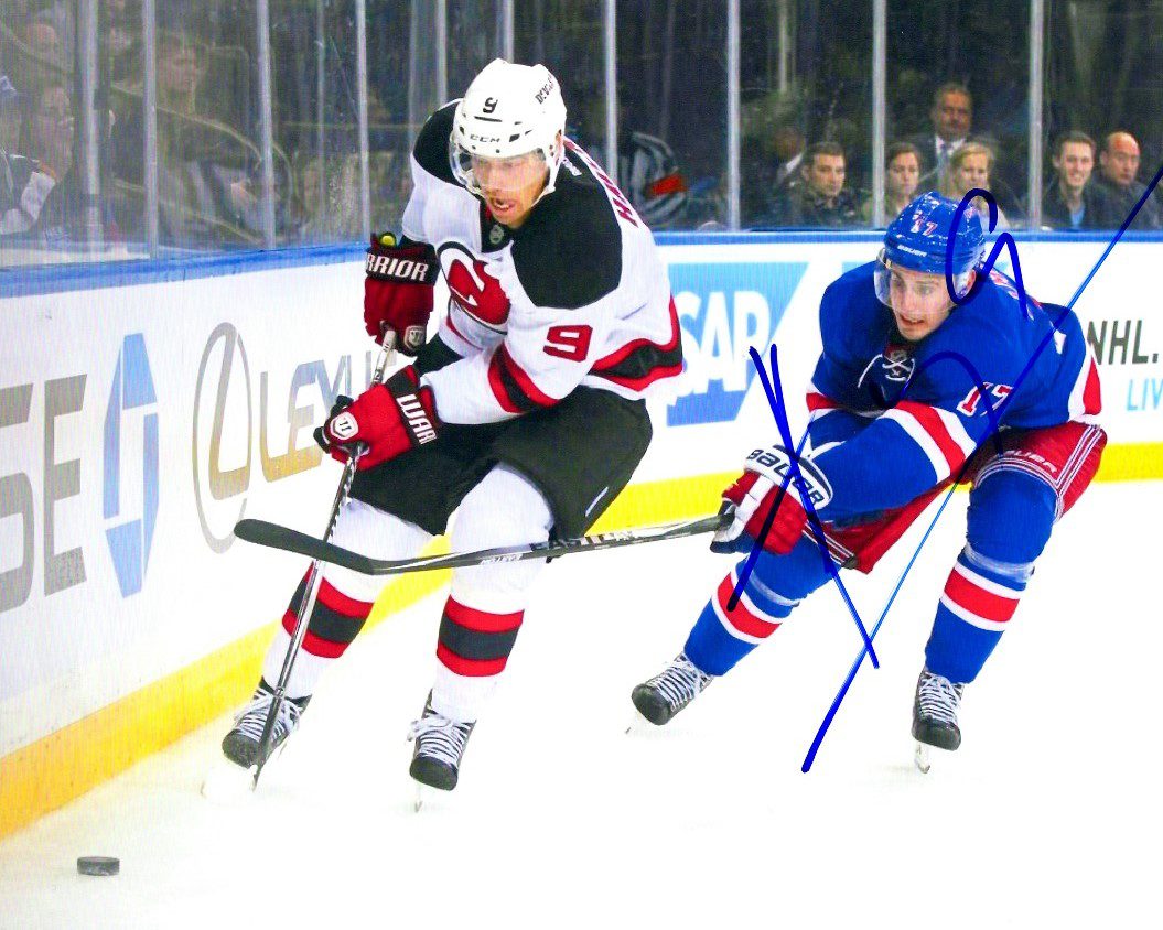 Autographed MARTIN HAVLAT 8X10 New Jersey Devils Photo