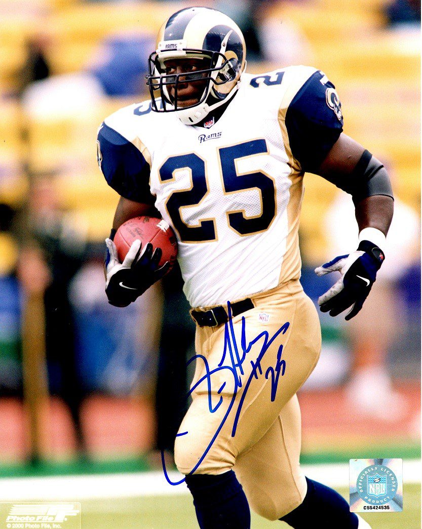 AUTOGRAPHED ROBERT HOLCOMBE 8x10 St Louis Rams Photo