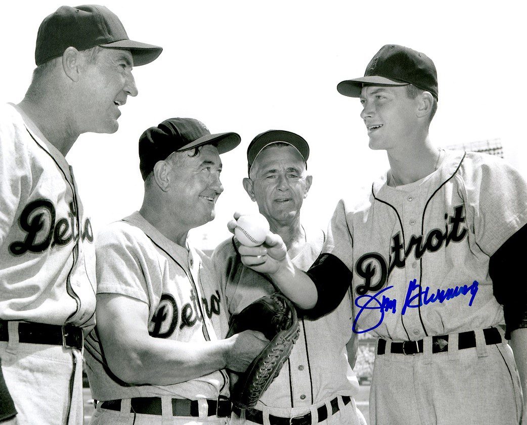 Autographed JIM BUNNING 8X10 Detroit Tigers Photo