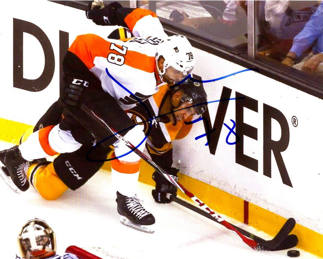 Autographed  PIERRE-EDOUARD BELLEMARE 8X10 Philadelphia Flyers Photo