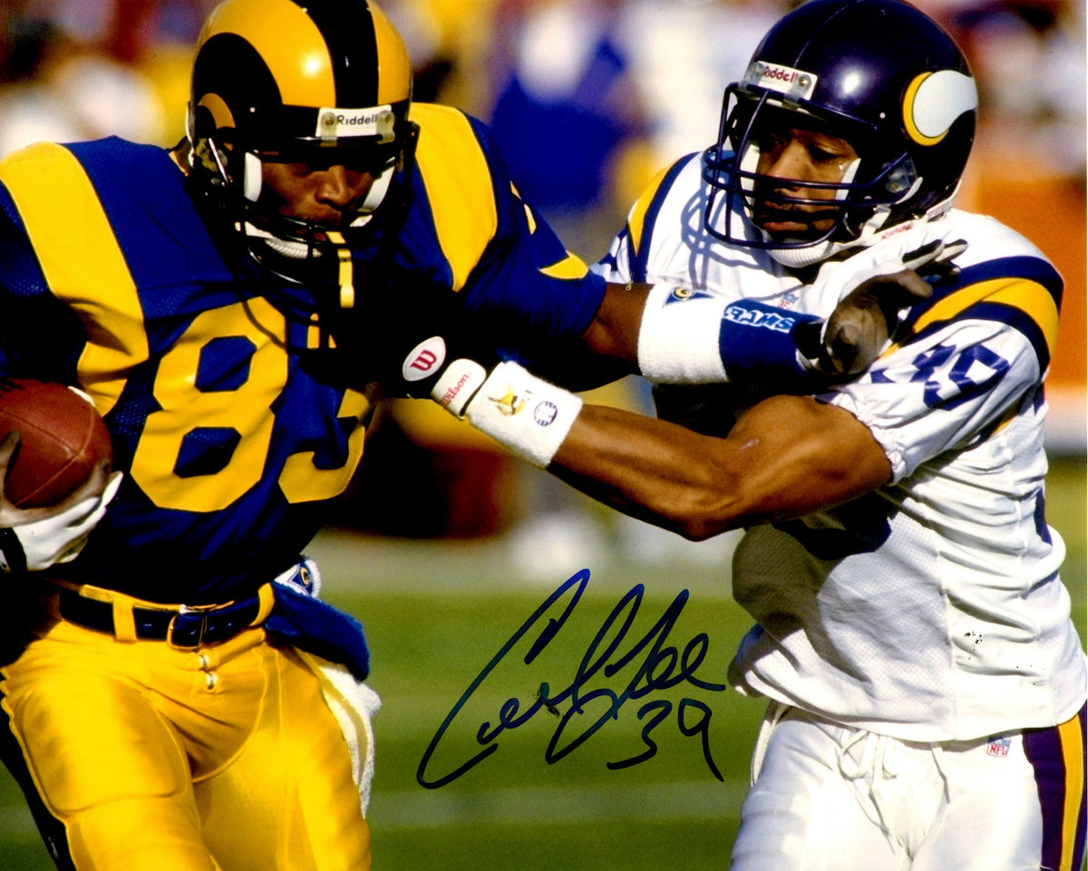 Autographed CARL LEE  8X10 Minnesota Vikings Photo