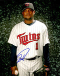 AUTOGRAPHED LUIS CASTILLO 8X10 Minnesota Twins photo