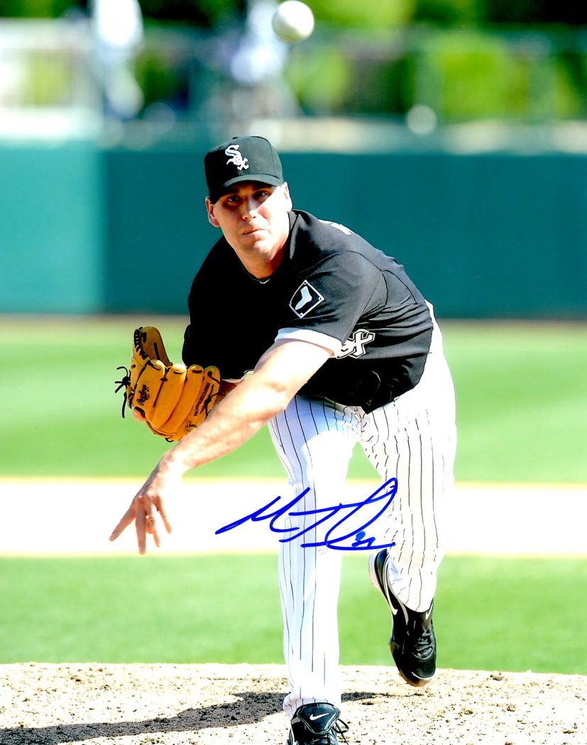 AUTOGRAPHED MATT THORNTON 8X10 Chicago White Sox Photo