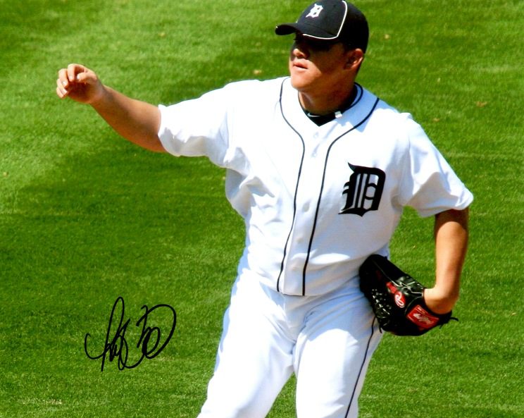 AUTOGRAPHED ENRIQUE GONZALEZ 8X10 photo Detroit Tigers