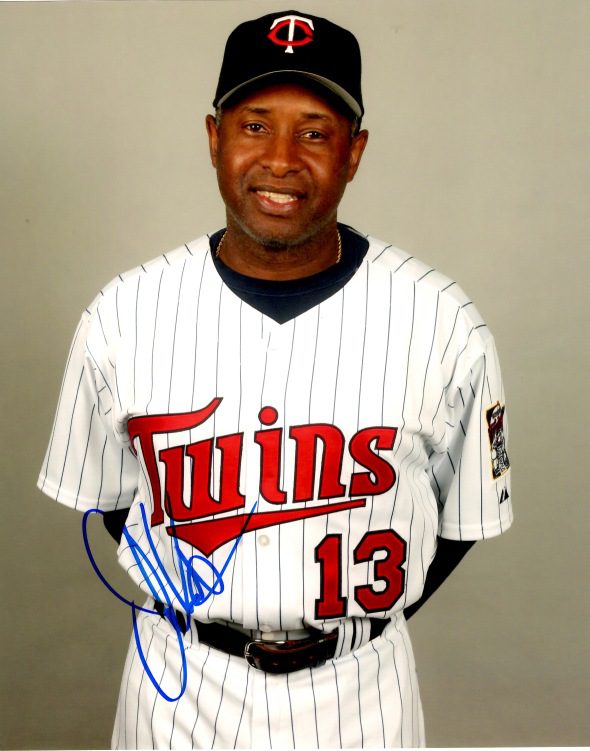 AUTOGRAPHED JERRY WHITE 8X10 Minnesota Twins photo