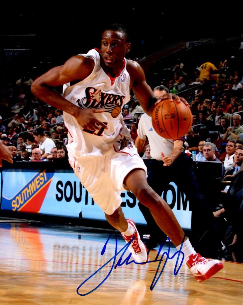 AUTOGRAPHED  THADDEUS YOUNG 8X10 Philadelphia 76'ers photo