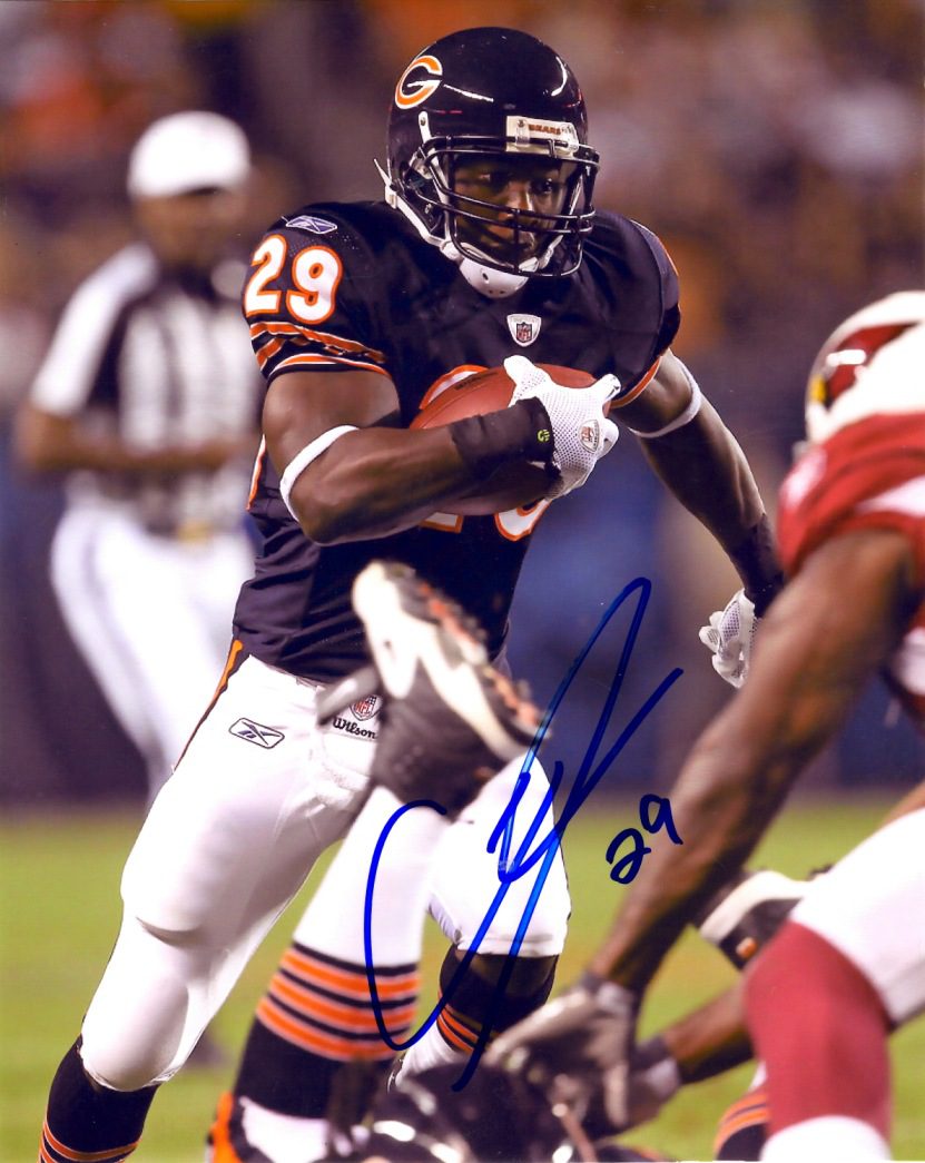 Autographed CHESTER TAYLOR 8X10  Chicago Bears Photo