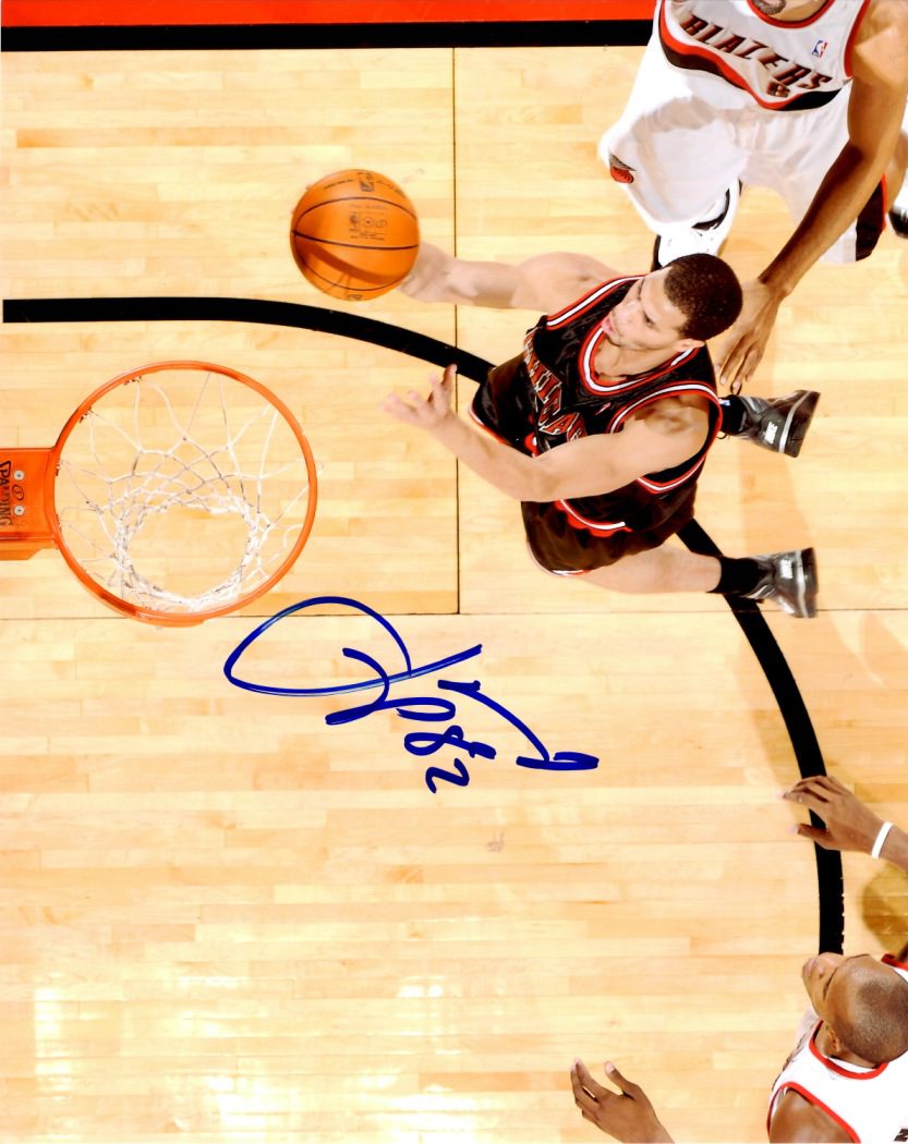 Autographed JANNERO PARGO 8X10 Chicago Bulls Photo