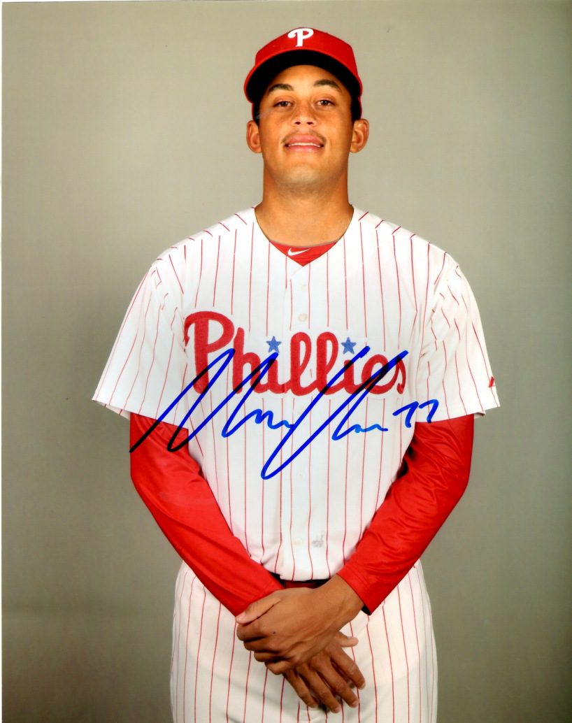 AUTOGRAPHED MARIO HOLLANDS 8X10 Philadelphia Phillies Photo