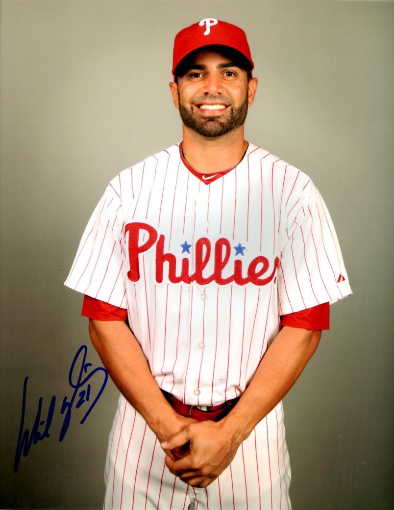 AUTOGRAPHED WIL NIEVES 8X10 Philadelphia Phillies Photo